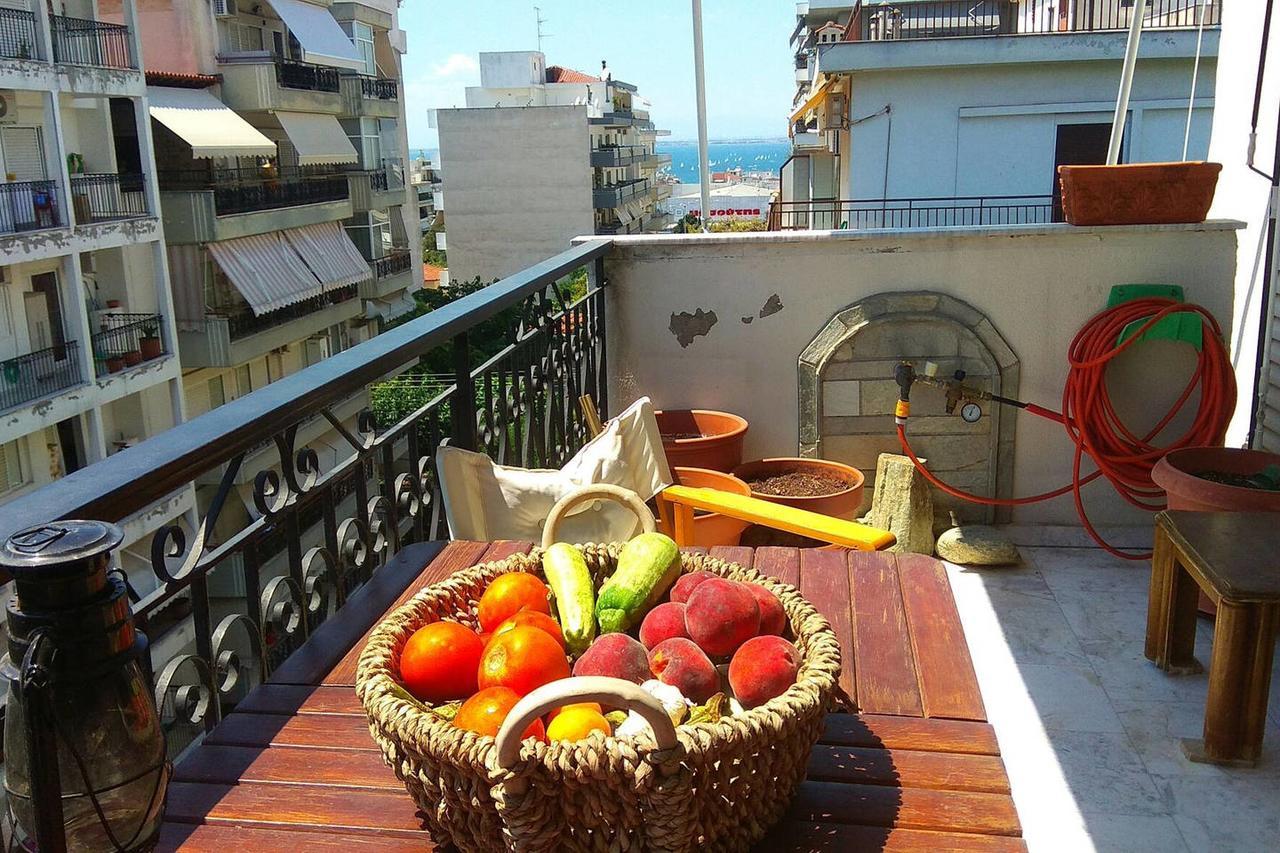 Private Room In A Shared Flat Tesalonika Bagian luar foto